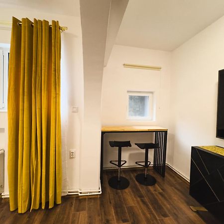 Loving Downtown Studio By Chr Luxury Property Bucharest Luaran gambar